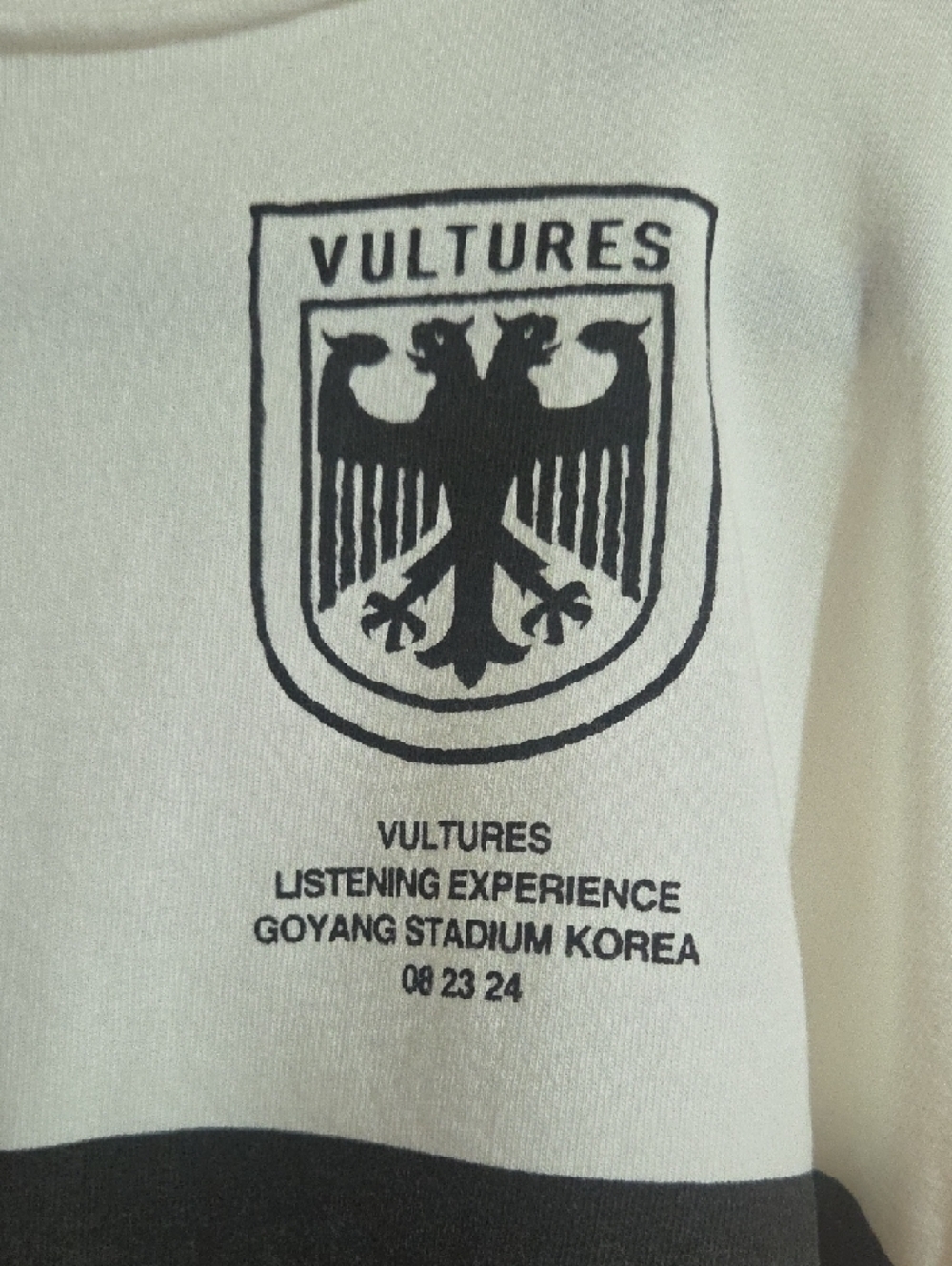 Yeezy White Graphic Tee with Bold Black Cross 'VULTURES' Patch Brand New L/xl - Picture 2 of 5